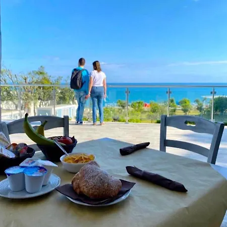 Frontemare Village & Ristorante Parque de Campismo 3*